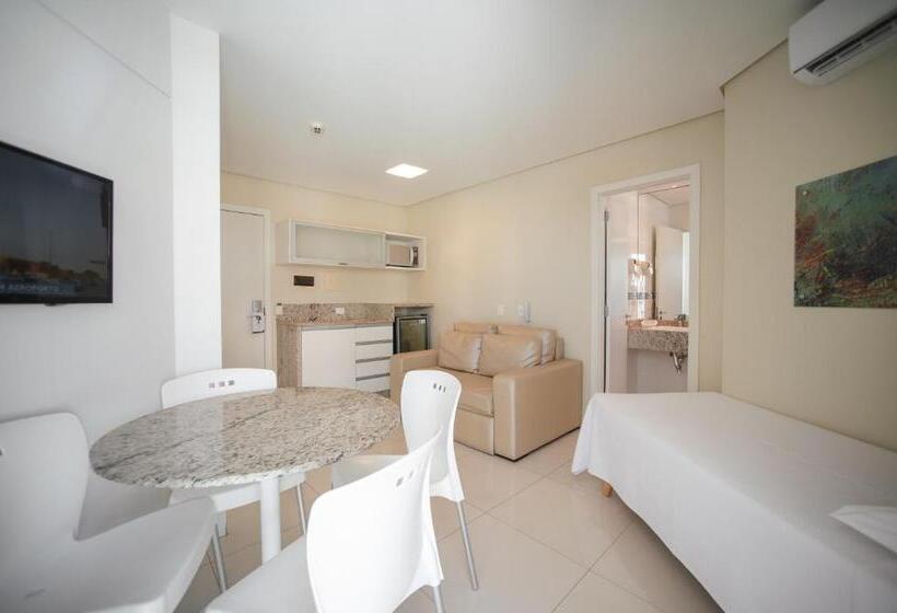 חדר סופריור, Slaviero Ingleses Convention