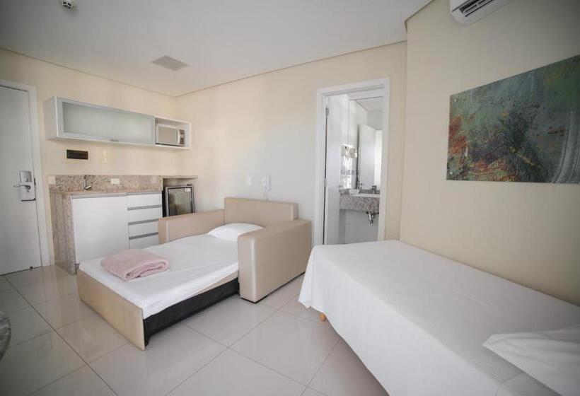 חדר סופריור, Slaviero Ingleses Convention