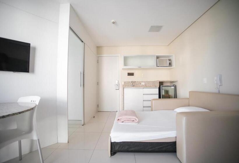 חדר סופריור, Slaviero Ingleses Convention