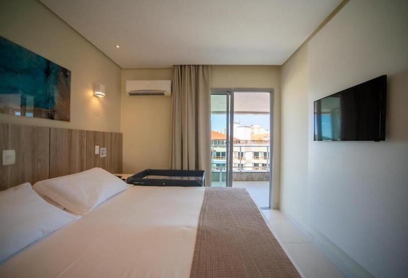 חדר משפחתי, Slaviero Ingleses Convention