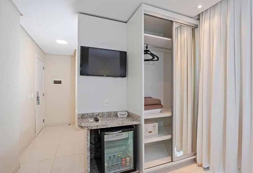 חדר דלוקס, Slaviero Ingleses Convention