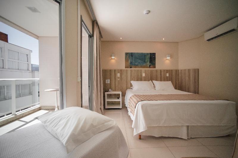 חדר סטודיו סטנדרד, Slaviero Ingleses Convention