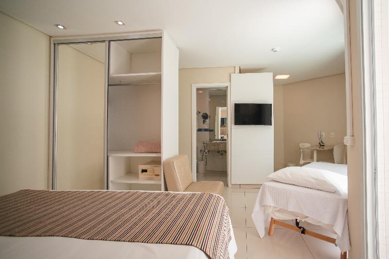 חדר סטודיו סטנדרד, Slaviero Ingleses Convention