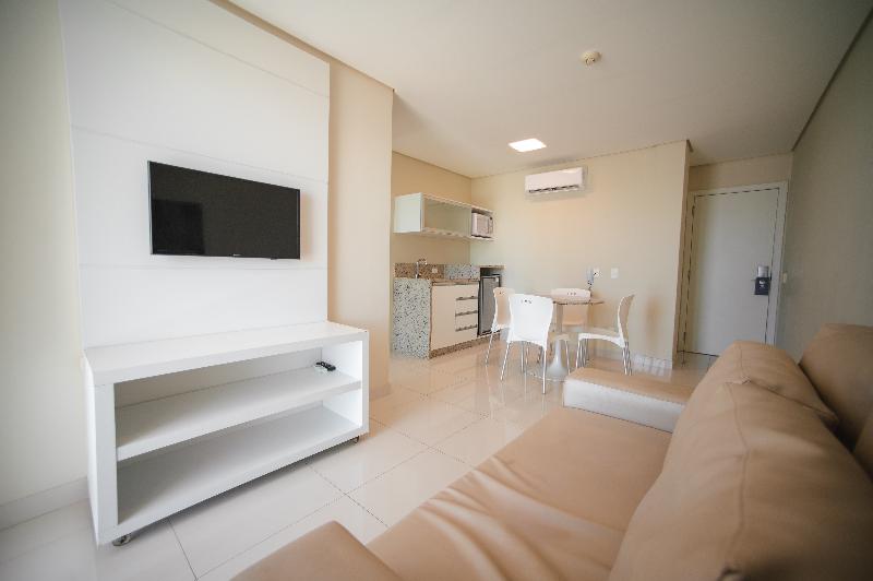 חדר סופריור, Slaviero Ingleses Convention