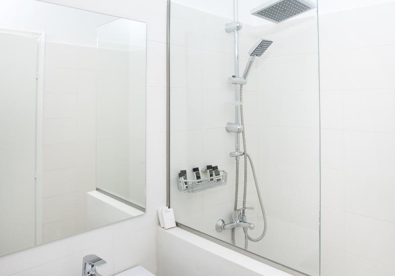 חדר סטודיו סטנדרד, Slaviero Ingleses Convention