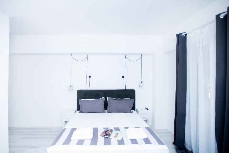 חדר סטודיו סטנדרד, Slaviero Ingleses Convention