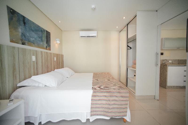 חדר סופריור, Slaviero Ingleses Convention