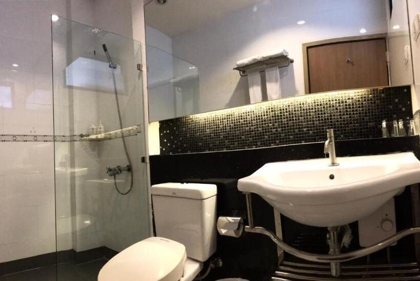 标准工作室, Sriracha Orchid