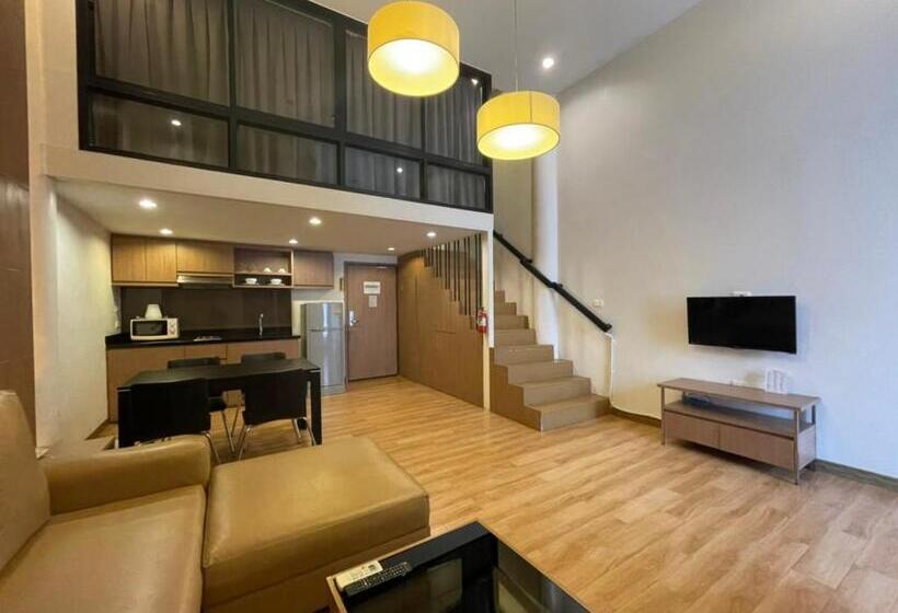 复式套房, Sriracha Orchid