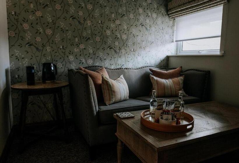 デラックススイート, The Ferry House