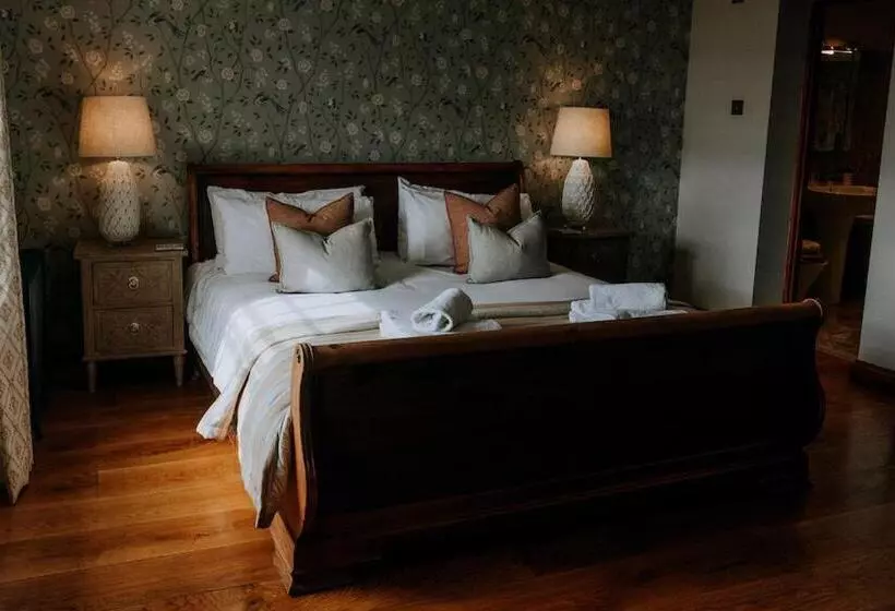 デラックススイート, The Ferry House