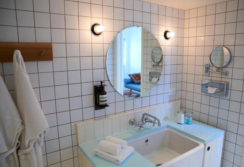 스탠다드 룸 킹사이즈 침대, The Oyster Inn