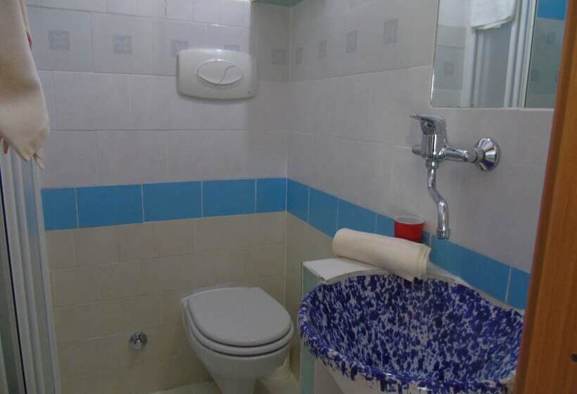 ガーデンビュースタンダードルーム, Villa Saracina