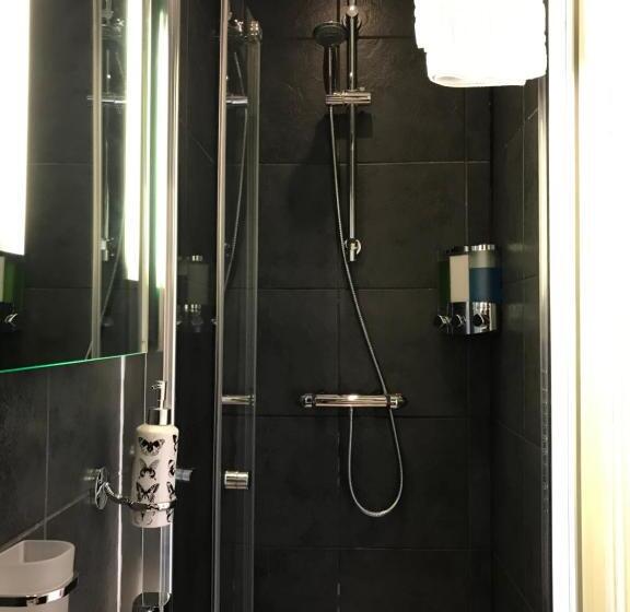 اتاق استاندارد یک نفره, Cassandra Guest House