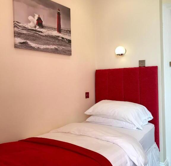 اتاق استاندارد یک نفره, Cassandra Guest House