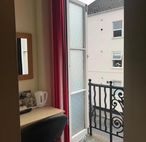 اتاق استاندارد یک نفره, Cassandra Guest House