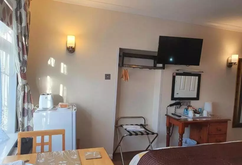 スタンダードルーム, Penryn Guest House, Ensuite Rooms, Free Parking And Free Wifi