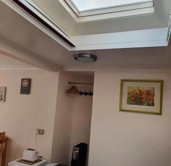 スタンダードルーム, Penryn Guest House, Ensuite Rooms, Free Parking And Free Wifi