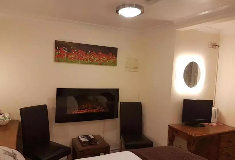 ファミリールーム, Penryn Guest House, Ensuite Rooms, Free Parking And Free Wifi