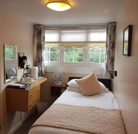 スタンダードシングルルーム, Penryn Guest House, Ensuite Rooms, Free Parking And Free Wifi