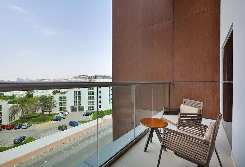 استودیوی استاندارد, Element Dubai Airport