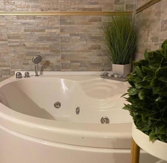 스탠다드 자쿠지 룸, Villa Conti