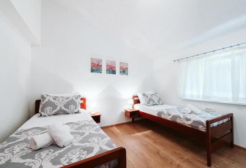 اتاق استاندارد, Medjugorje Irish Centre