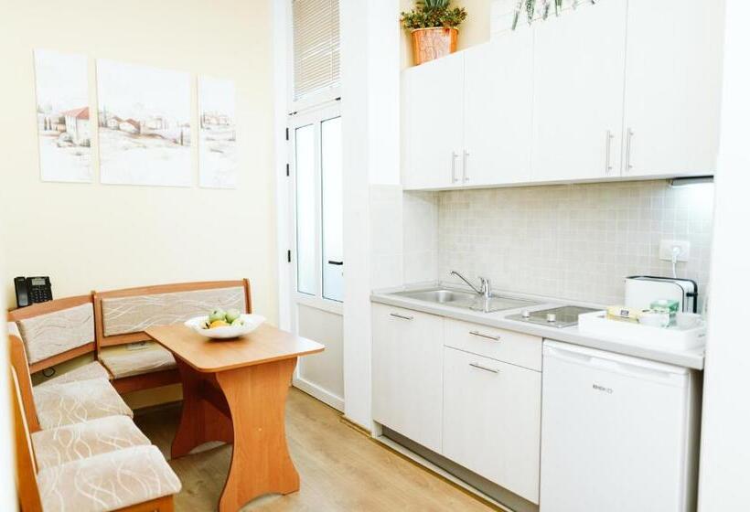 آپارتمان 2 خوابه, Medjugorje Irish Centre