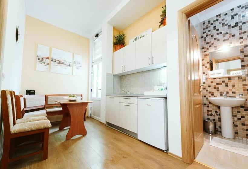 آپارتمان 2 خوابه, Medjugorje Irish Centre