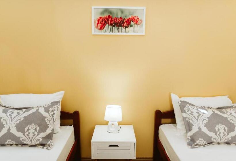 آپارتمان 2 خوابه, Medjugorje Irish Centre