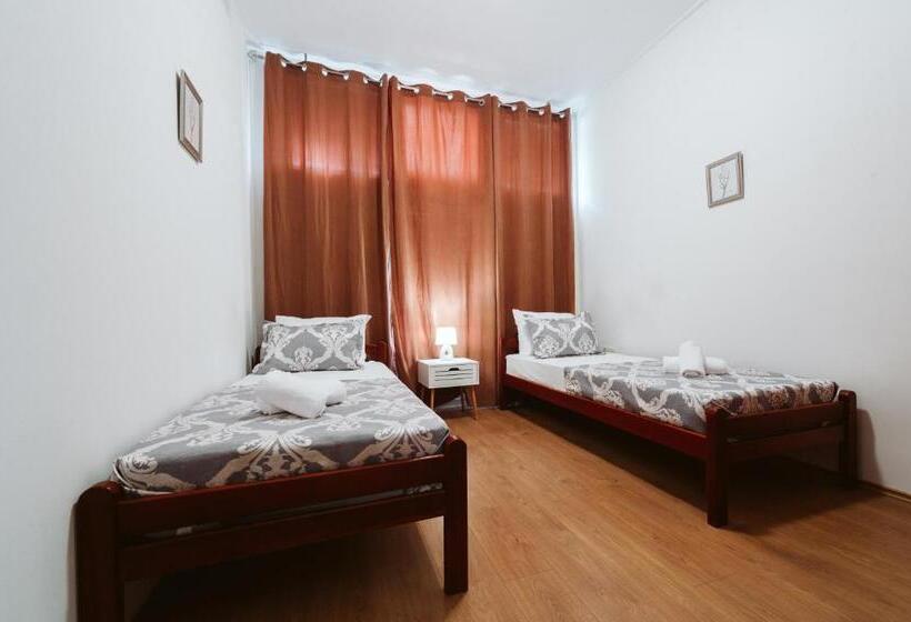 آپارتمان 2 خوابه, Medjugorje Irish Centre