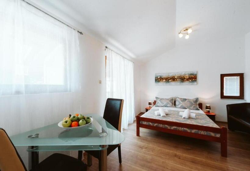 آپارتمان 1 خوابه, Medjugorje Irish Centre