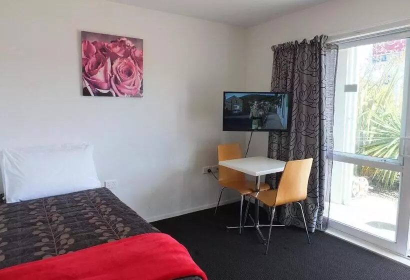اتاق استاندارد سه نفره, 101 Stars Motel