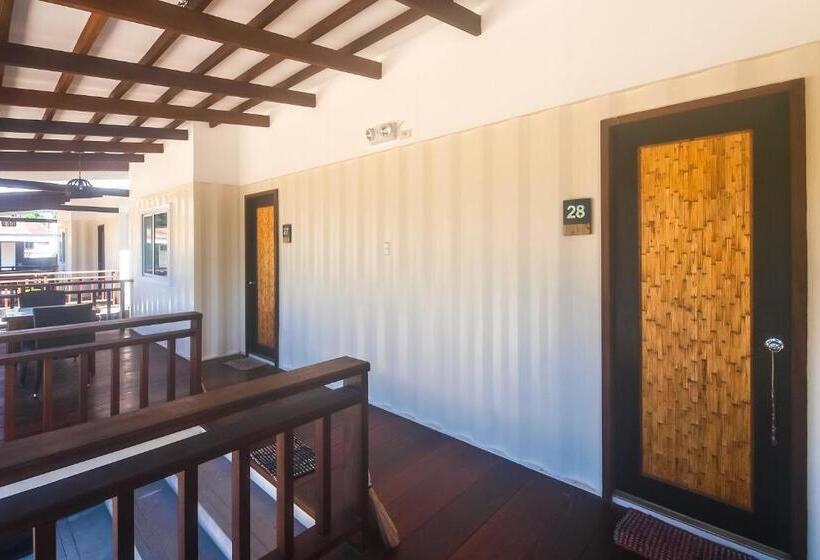 اتاق استاندارد با چشم‌انداز استخر, Anika Island Resort