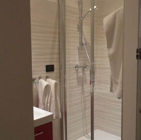 اتاق لوکس چهار تخته, B&b Garda 4u