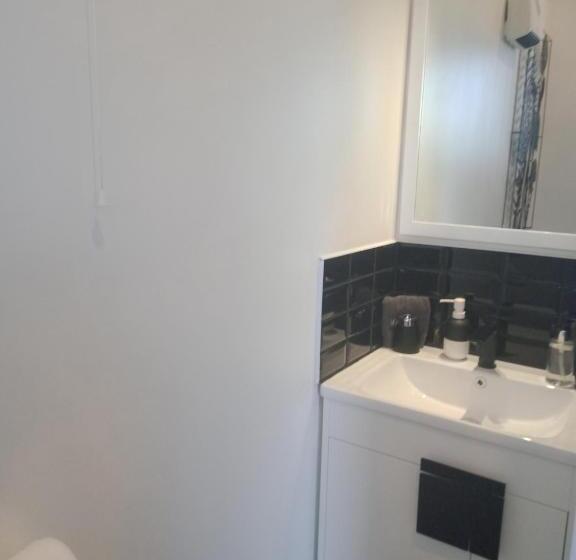 חדר סטודיו סטנדרד, Four Peaks Motel