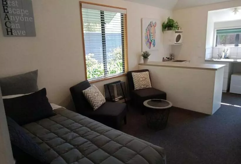 Sviitti, Four Peaks Motel