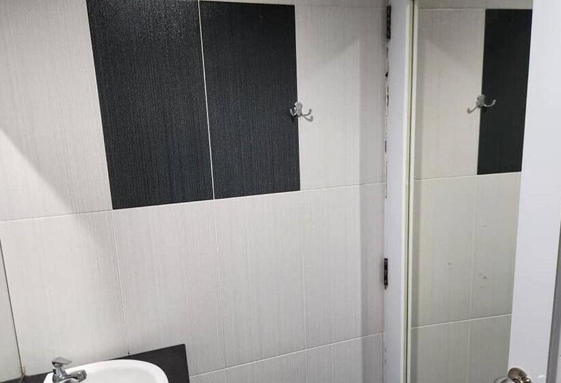 غرفة ديلوكس, Alam Indi