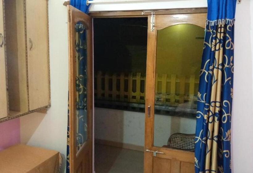 غرفة قياسية ثلاثية, Cupids Heaven Resort