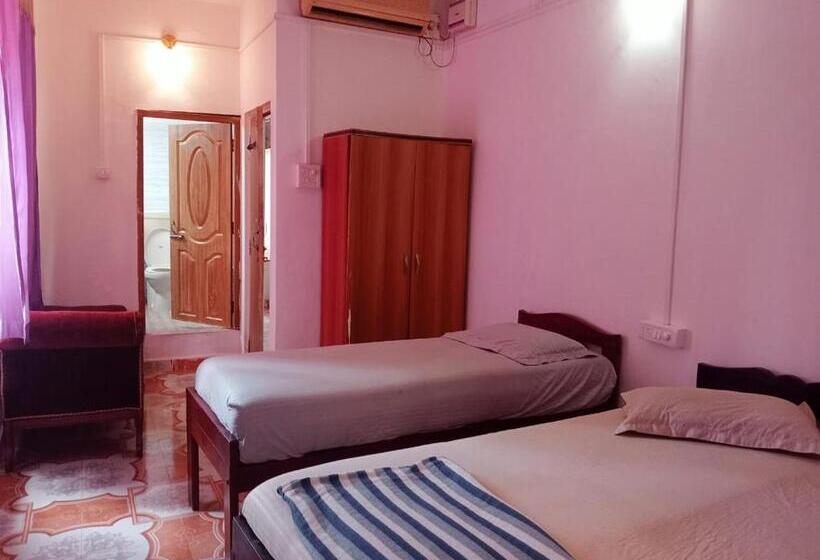 غرفة قياسية ثلاثية, Cupids Heaven Resort