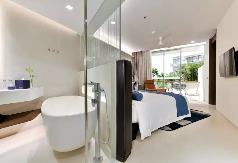 キングサイズベッドのデラックスルーム, Dream Phuket Hotel & Spa
