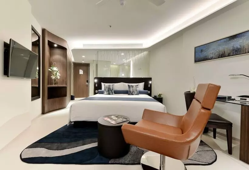 キングサイズベッドのデラックスルーム, Dream Phuket Hotel & Spa