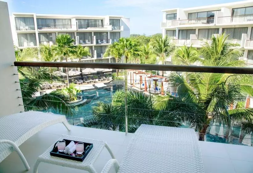 キングサイズベッドのデラックスルーム, Dream Phuket Hotel & Spa