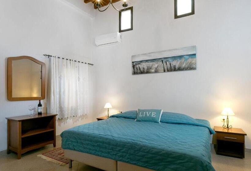 ２ベッドルームハウス, Evdokia Boutique