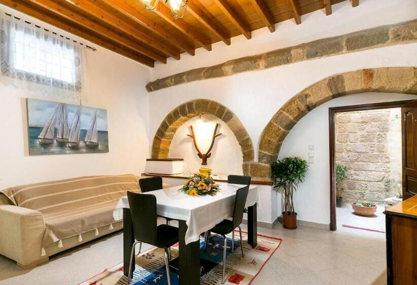 ２ベッドルームハウス, Evdokia Boutique