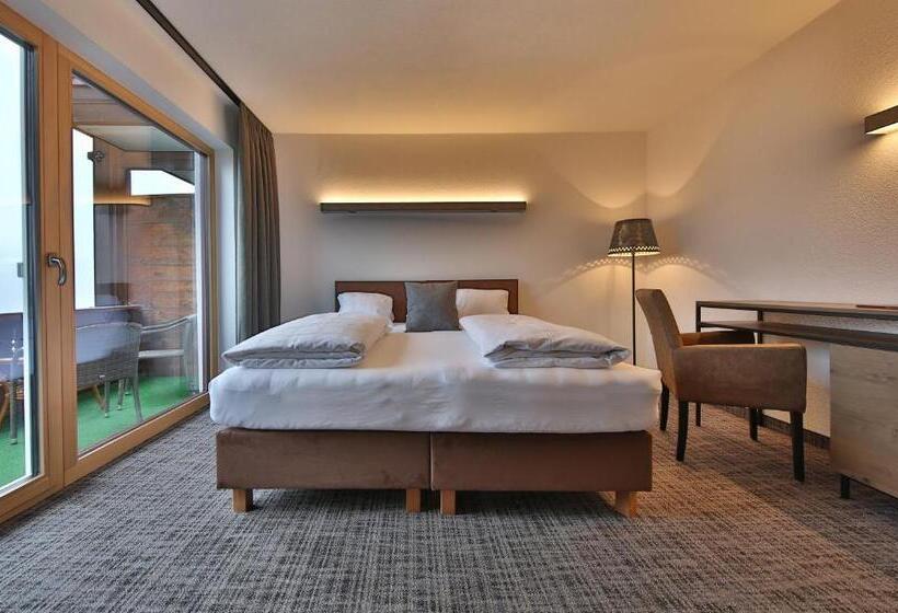Люкс Вид на Горы, Panoramahotel Fliesserhof