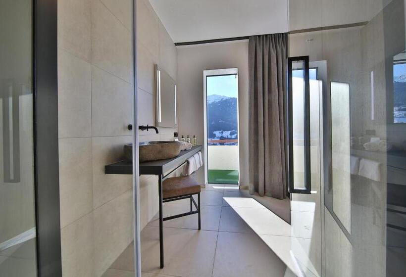 جناح مطلّ علي الجبل, Panoramahotel Fliesserhof