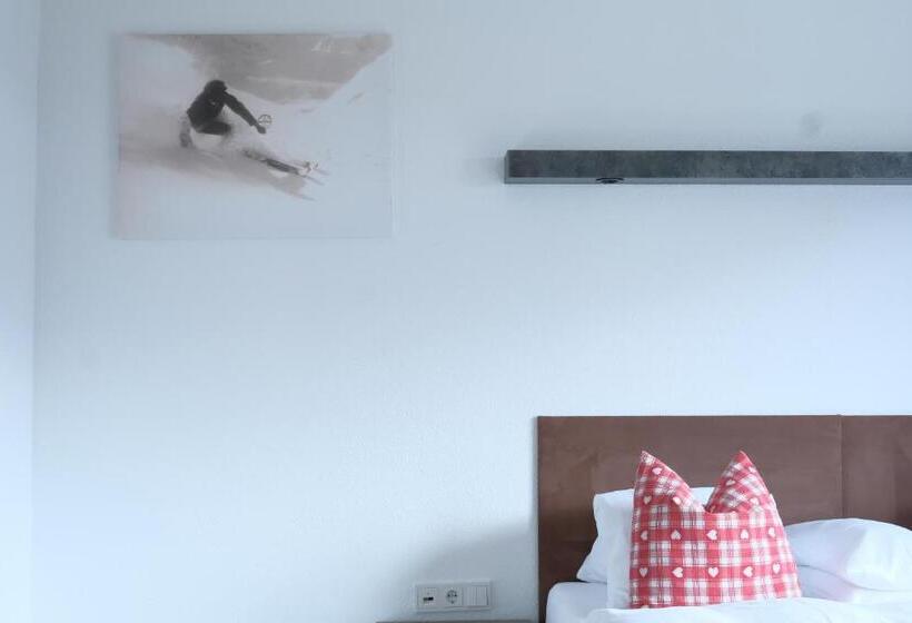 غرفة قياسية مزوَّدة بشُرفة, Panoramahotel Fliesserhof