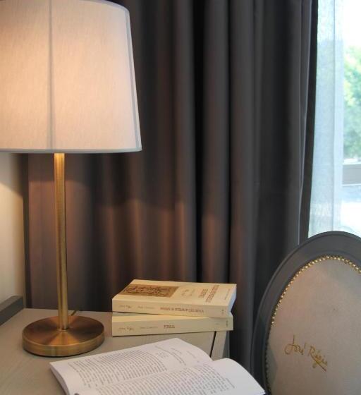 اتاق استاندارد, Jose Regio