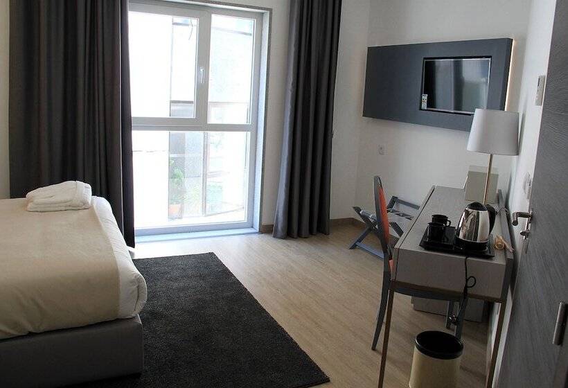 اتاق استاندارد یک نفره, Jose Regio